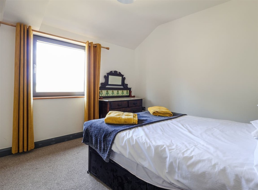 Double bedroom (photo 6) at The Grain Dryer in Gloucester, Gloucestershire