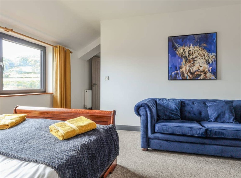 Double bedroom at The Grain Dryer in Gloucester, Gloucestershire