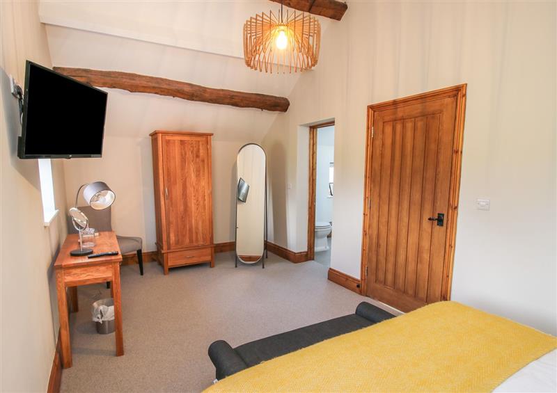 One of the 3 bedrooms (photo 3) at The Granary, Edgmond