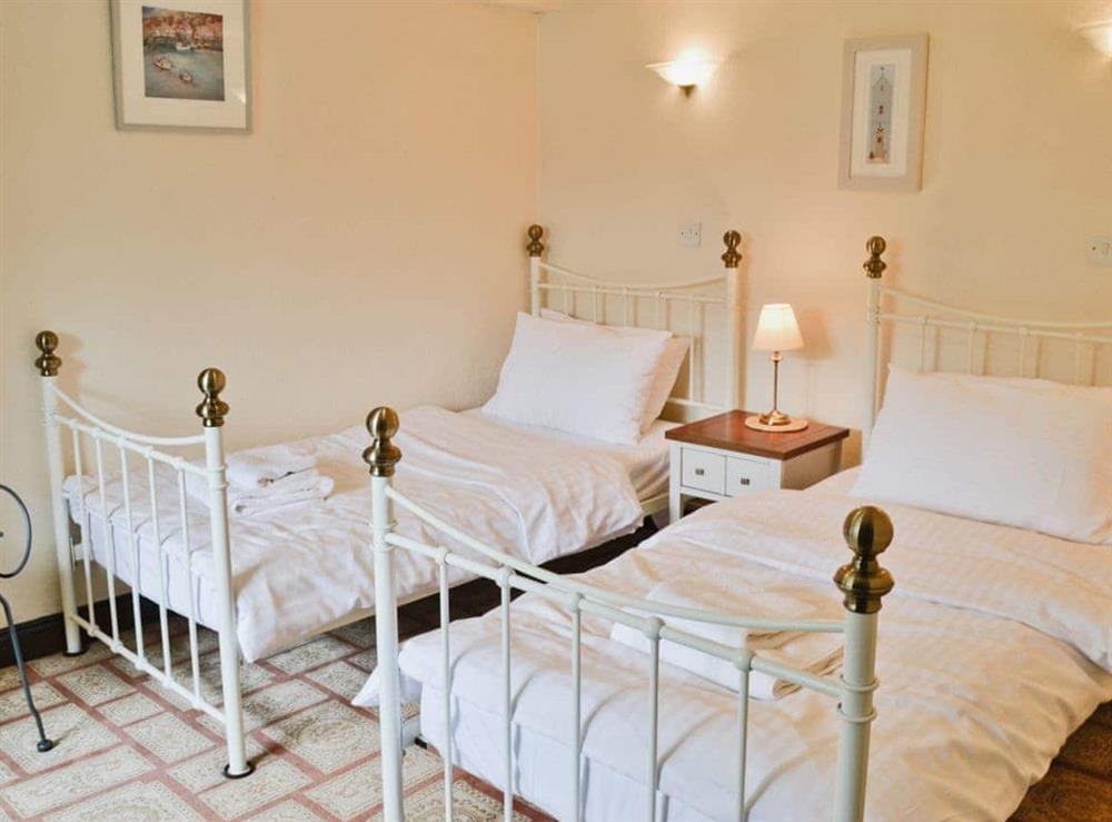 Twin bedroom at The Granary in Egloskerry, near Launceston, Cornwall