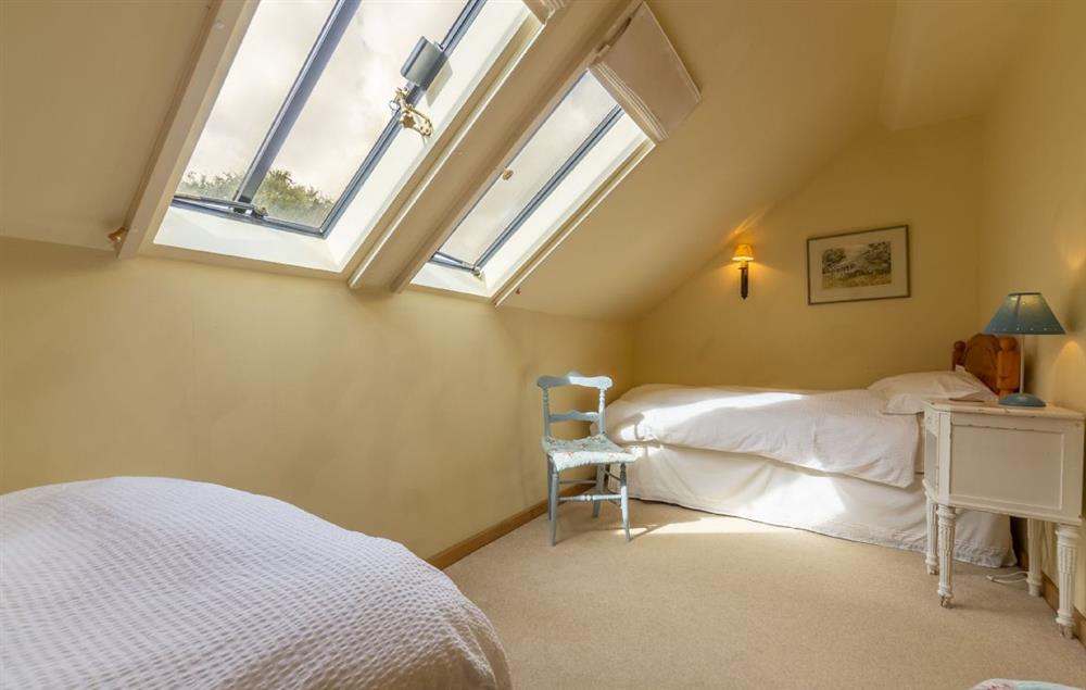 Double bedroom with two full sized comfortable single beds at The Granary, Hacheston