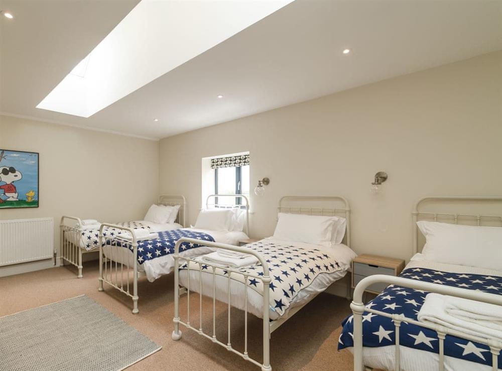 Shared bedroom at The Granary in Long Marston, near York, North Yorkshire