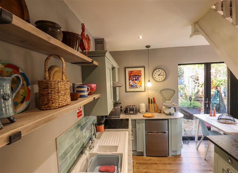 Kitchen (photo 2) at The Granary Owl House, Pilham near Blyton