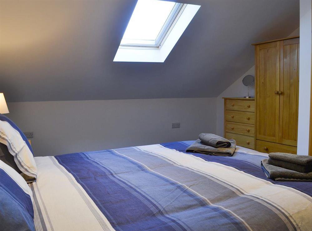 Double bedroom (photo 2) at The Granary in Pentre Felin near Porthmadog, Gwynedd