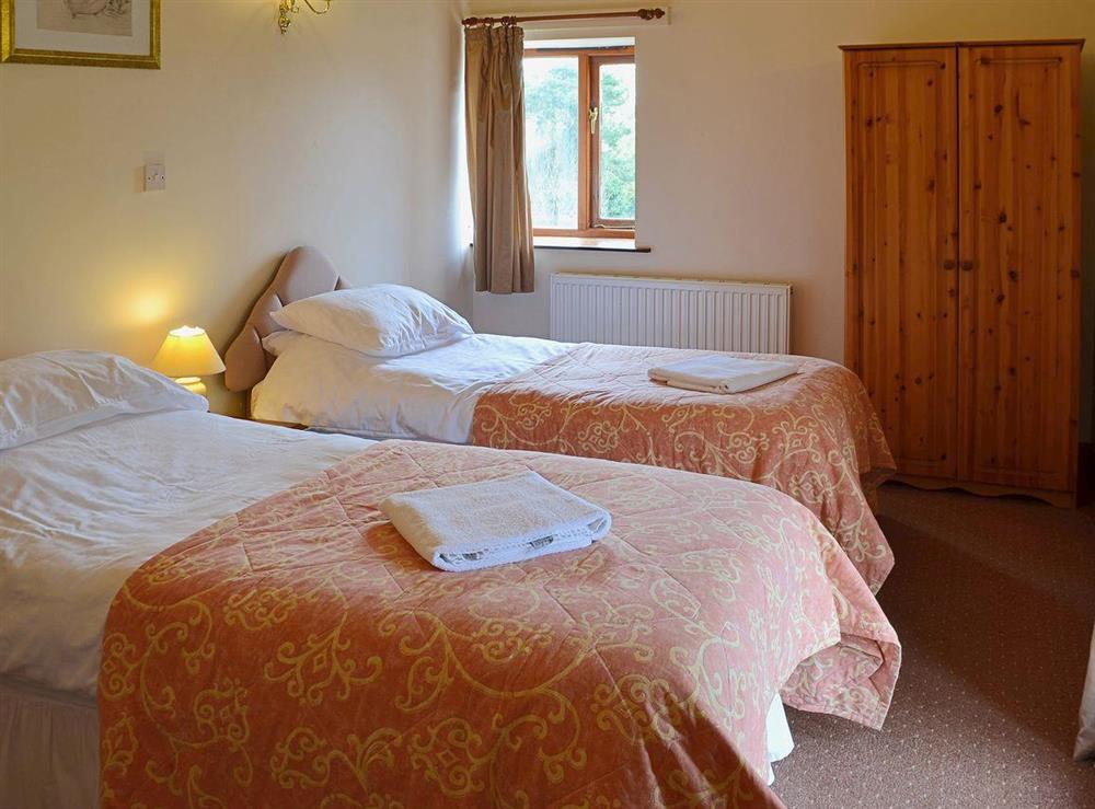 Twin bedroom (photo 2) at The Granary in Somersal Herbert, Ashbourne, Derbyshire