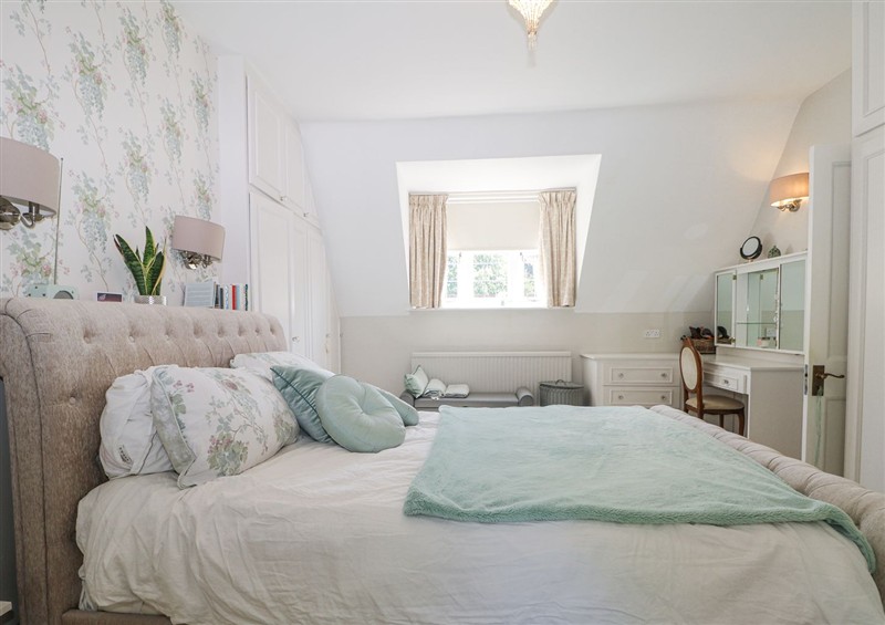 A bedroom in The Granary (photo 2) at The Granary, Upper Swanmore near Swanmore
