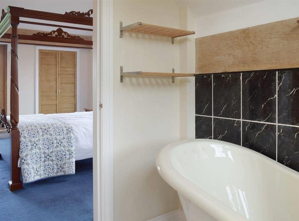 En-suite to four poster bedroom at The Grange in Hope-under-Dinmore, near Leominster, Herefordshire