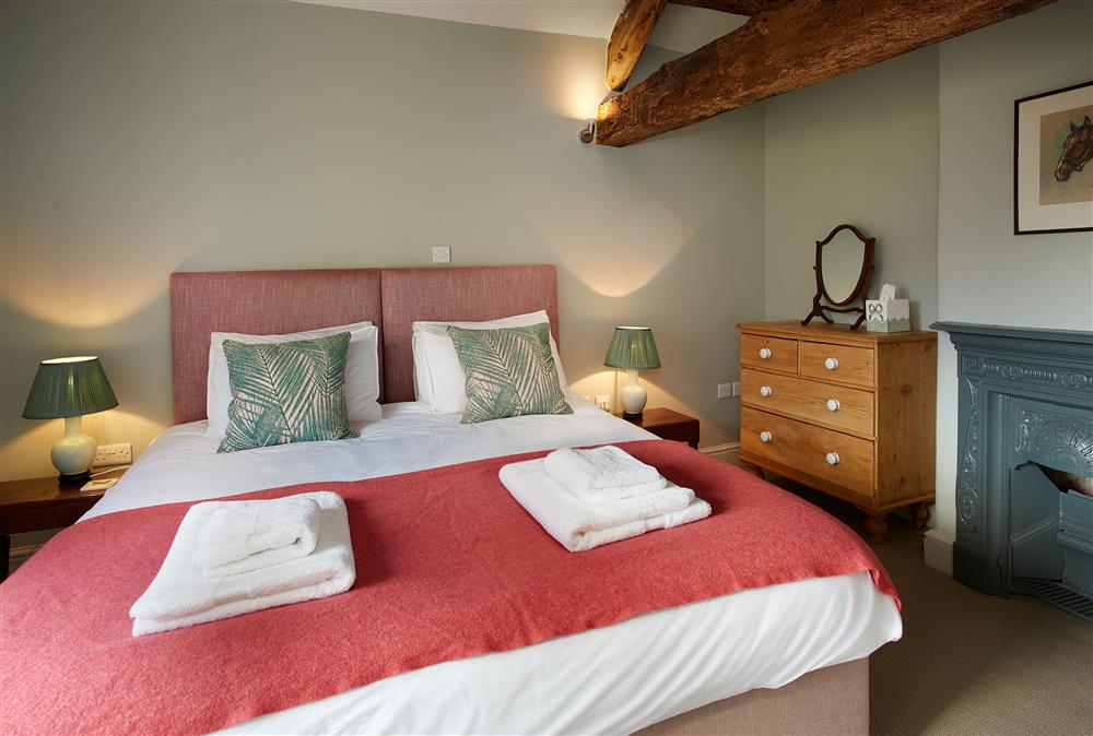 The Groomfts Flat, Herefordshire: Bedroom with stunning furnishings at The Grooms Flat, Leominster