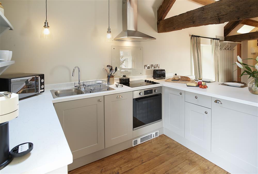 The Groomfts Flat, Herefordshire: Fully equipped kitchen with Nespresso Vertuo coffee machine at The Grooms Flat, Leominster