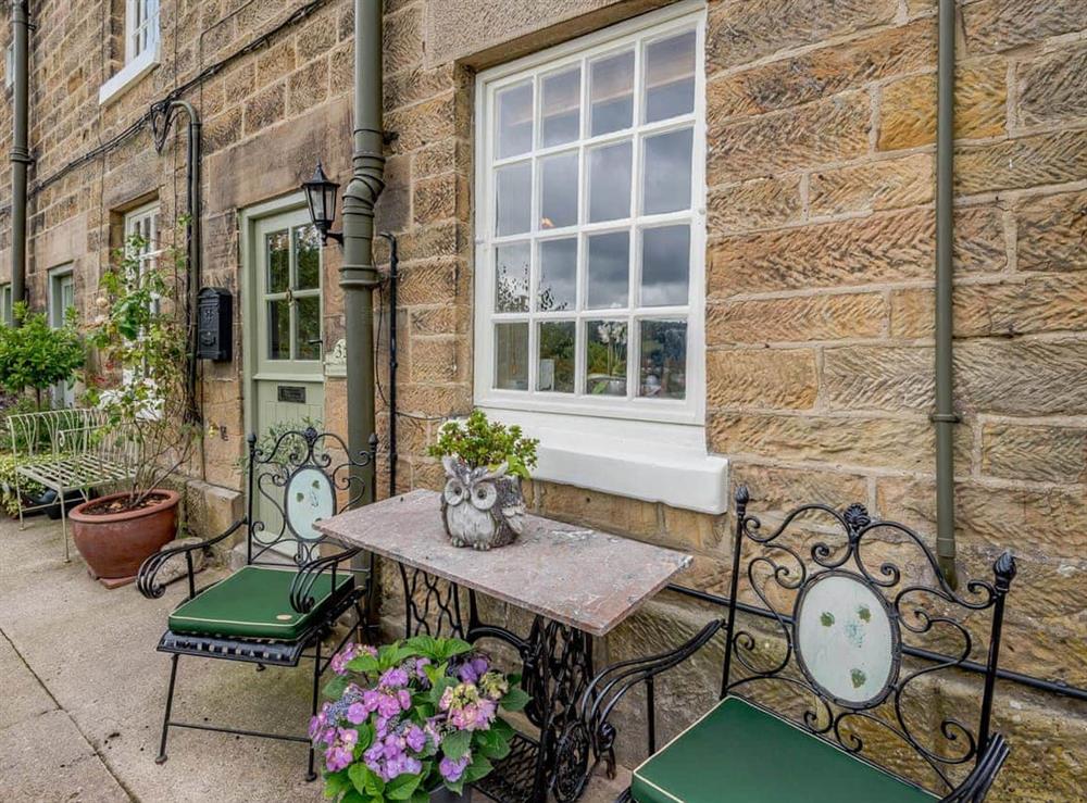 Sitting-out-area at The Hat Factory Cottage in Wirksworth, Derbyshire