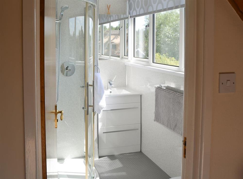 Shower room at The Haven in Hoveton, near Wroxham, Norfolk