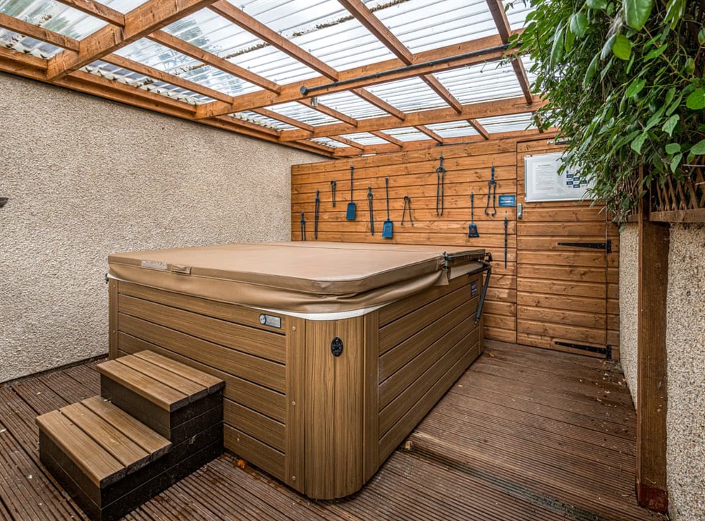 Hot tub at The Hay Loft in Carnoustie, Angus