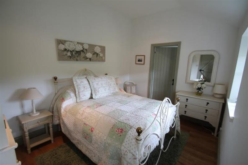 Double bedroom (photo 3) at The Hayloft, Oare