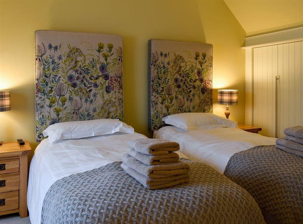 Relaxing twin bedroom with ’feature’ headboards at The Haymakers in Linlithgow, near Edinburgh, West Lothian