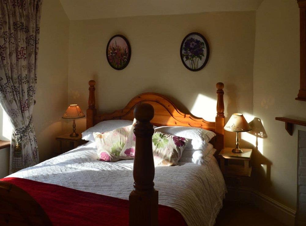 First, light and airy king sized bedded room at The Headmasters Cottage in South Hill, near Callington, Cornwall