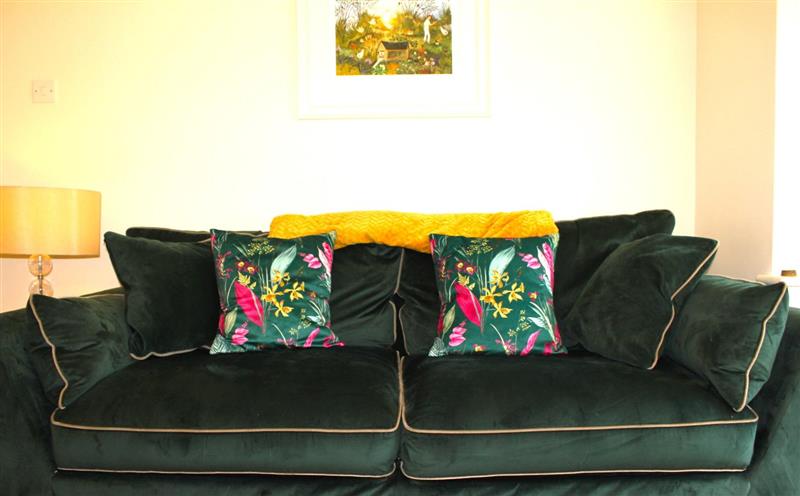 Enjoy the living room at The Hen Holiday Home, Bideford