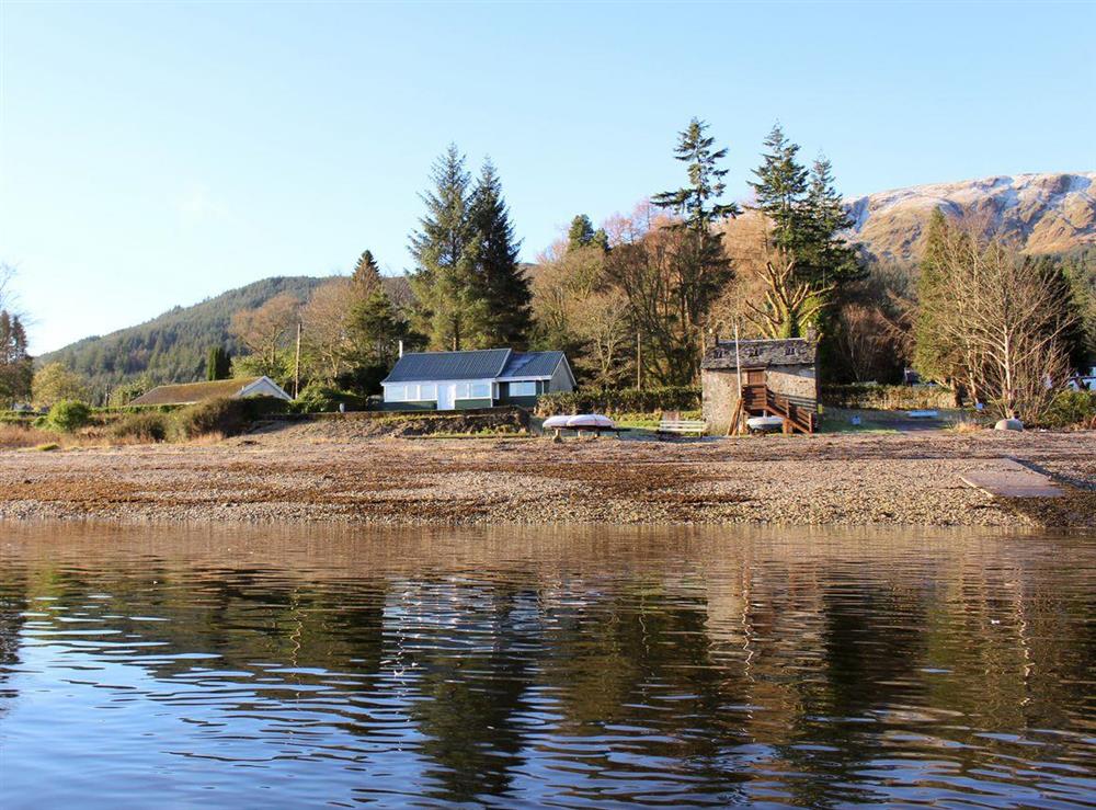‘The heron’ is ideally located adjacent to the slipway at The Heron in Dunoon, Argyll