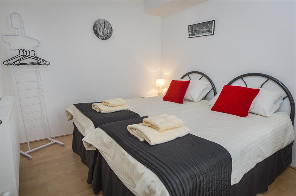 Ground floor bedroom with two single beds (photo 2) at The Hideaway in , Dartmouth