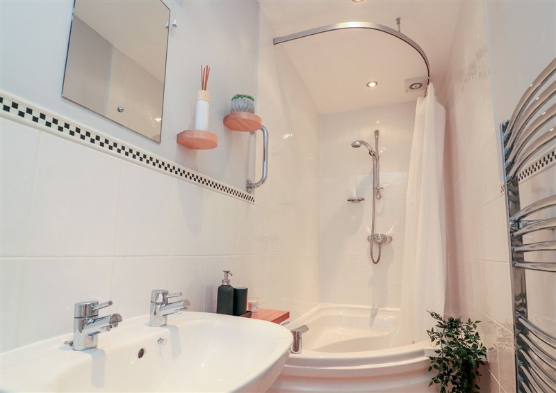 The bathroom at The Hideaway, Dartmouth