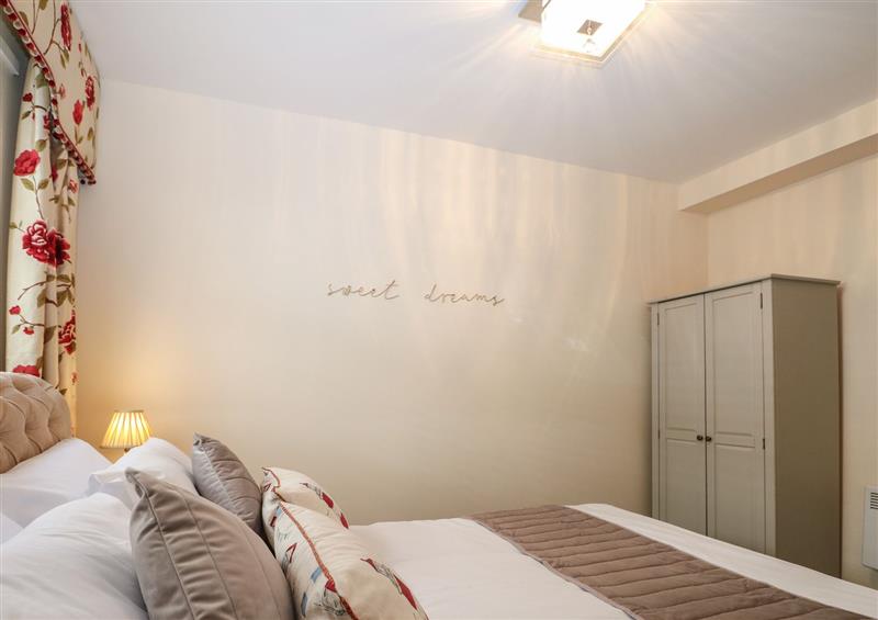 One of the 3 bedrooms (photo 3) at The Hideaway, Southsea