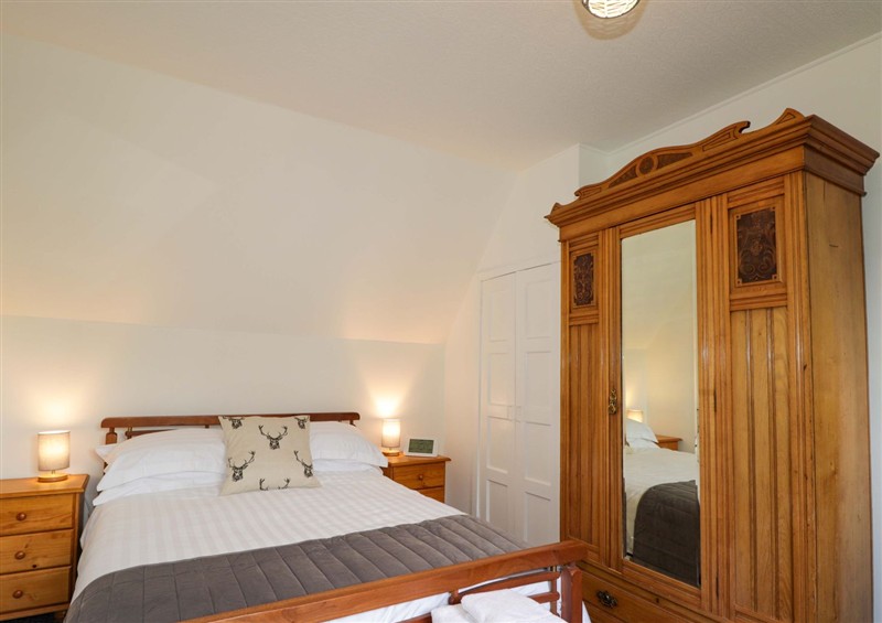 Bedroom at The Highlander, Dornie