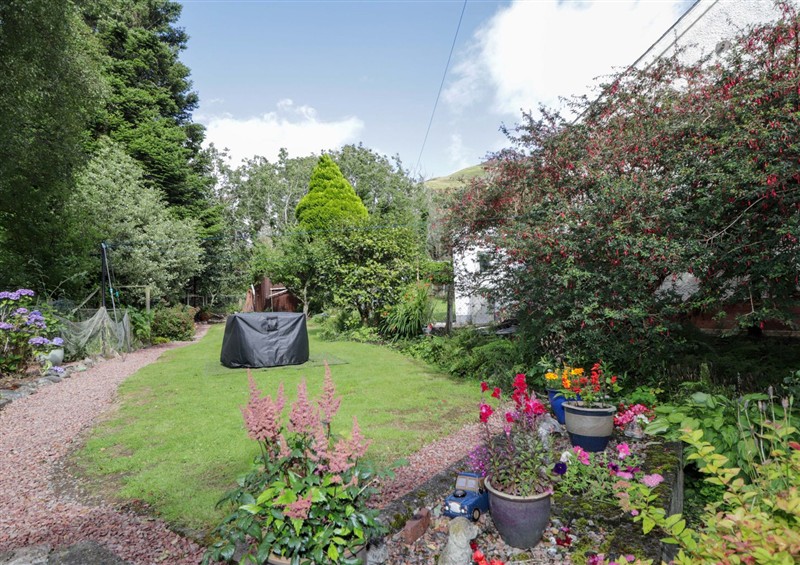 Enjoy the garden at The Highlander, Dornie