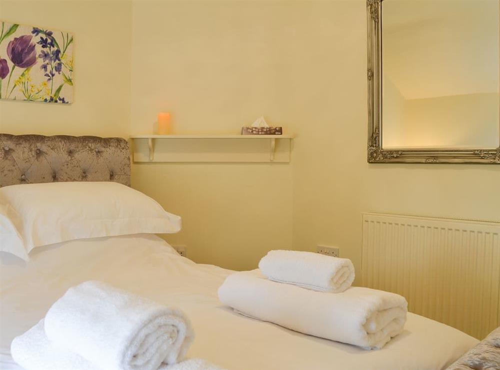 Lovely and inviting double bedroom at The Hind House in Cottam, near Driffield, North Humberside