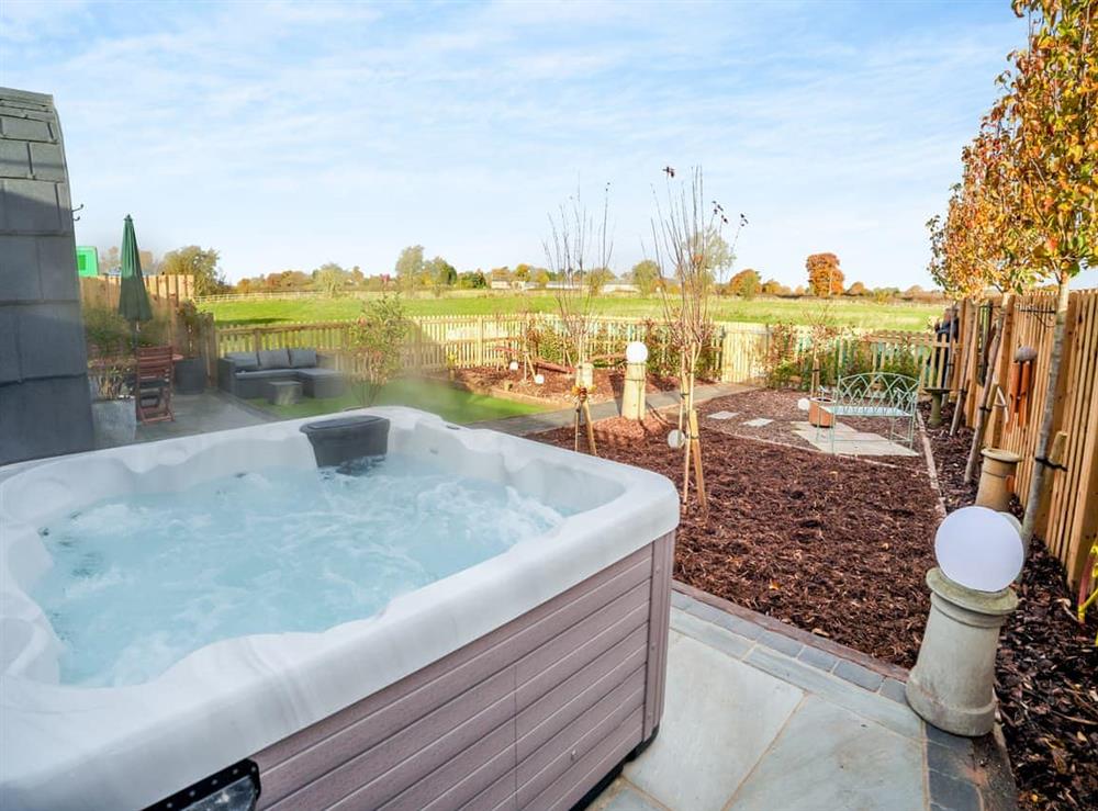 Hot tub at The Hive in Church Broughton, near Derby, Derbyshire