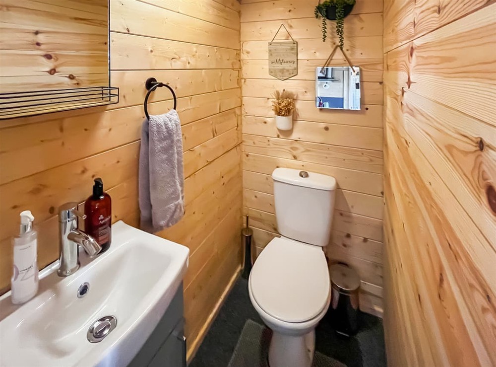 Bathroom at The Homestead Compact in Finglesham, Deal, Kent