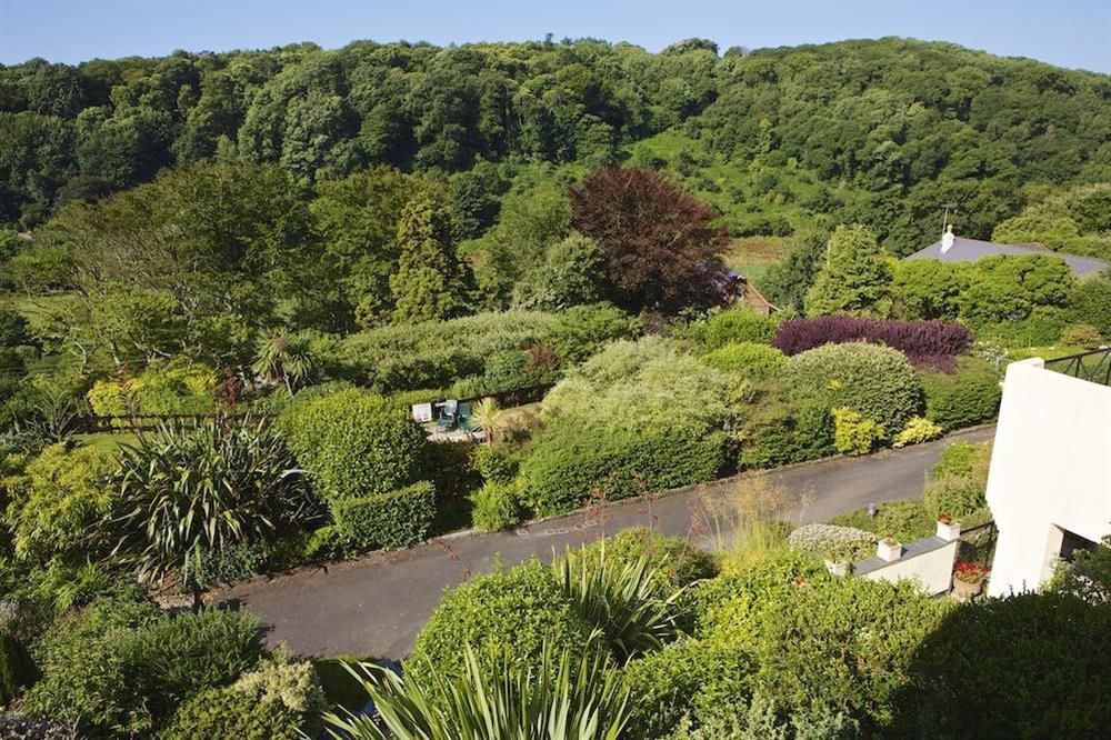 Perfectly positioned to take in the lovely views at The Hoot in Sandhills Road, Salcombe