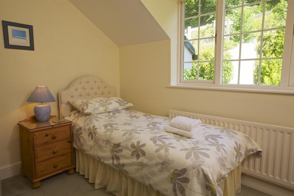 Single bedroom at The Hoot in Sandhills Road, Salcombe