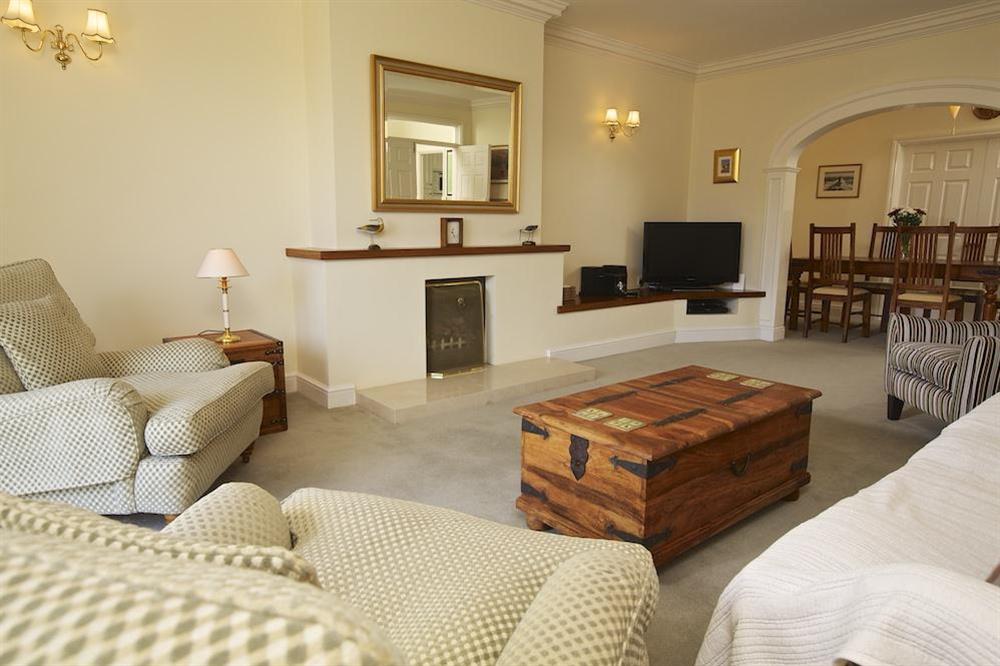 Spacious and comfortably furnished lounge at The Hoot in Sandhills Road, Salcombe