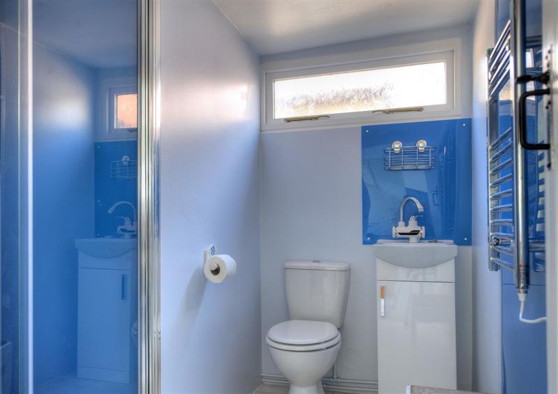 The bathroom at The Hut, Lyme Regis