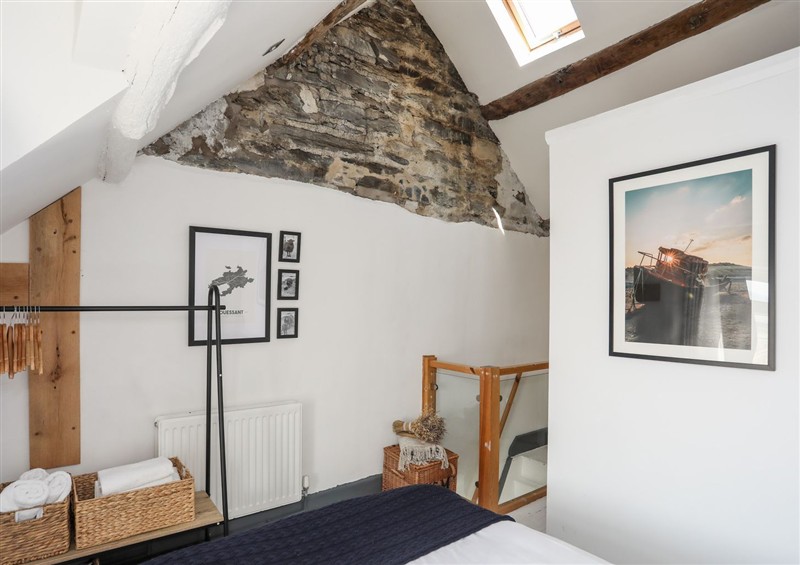 A bedroom in The Ingle (photo 2) at The Ingle, Barmouth