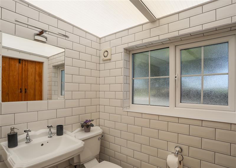 The bathroom (photo 2) at The Keepers Lodge, Boduan near Nefyn
