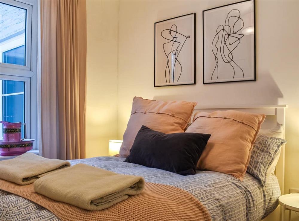 Double bedroom (photo 6) at The Knot in Fowey, Cornwall