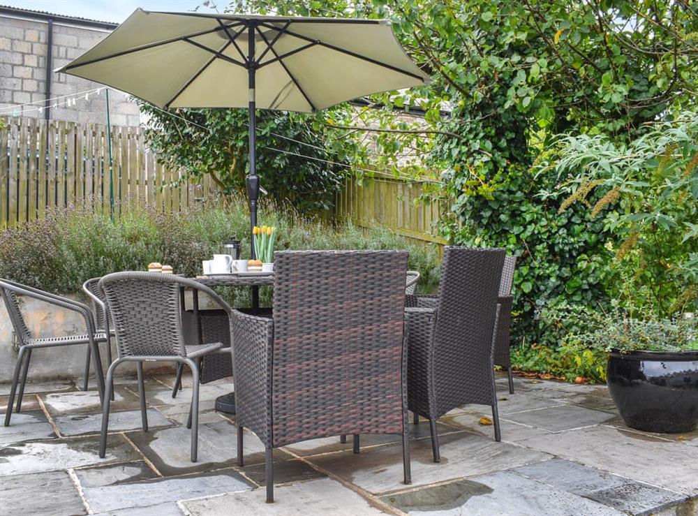 Outdoor eating area at The Knot in Fowey, Cornwall