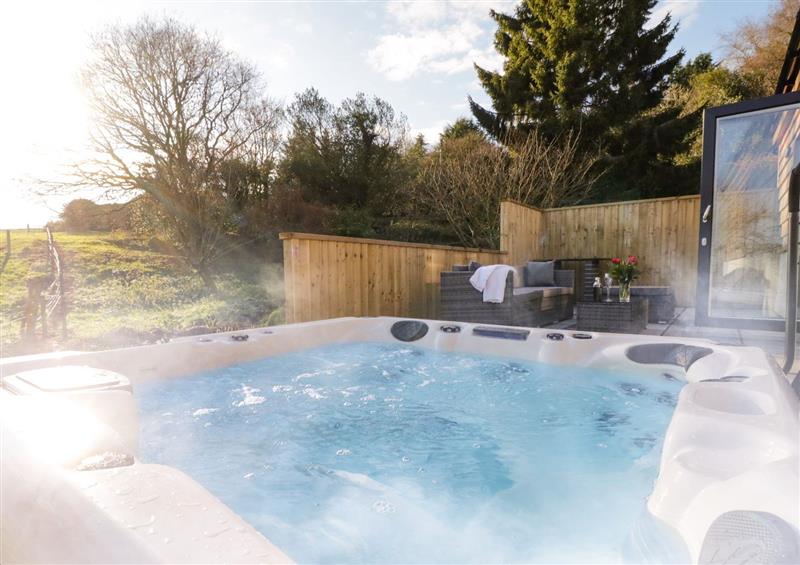 Spend some time in the hot tub at The Linhay, Cadeleigh near Tiverton