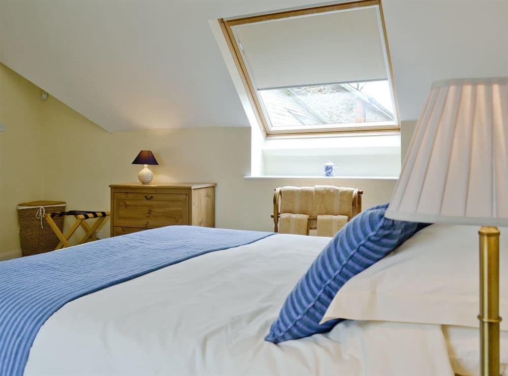 Dressing area and storage in double bedroom at The Linhay in Chulmleigh, Devon