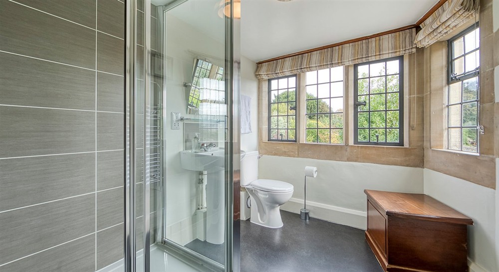 The shower room at The Little Fleece in Stroud, Gloucestershire