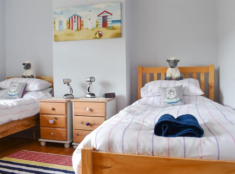 Twin bedroom at The Little House in Axmouth, Devon