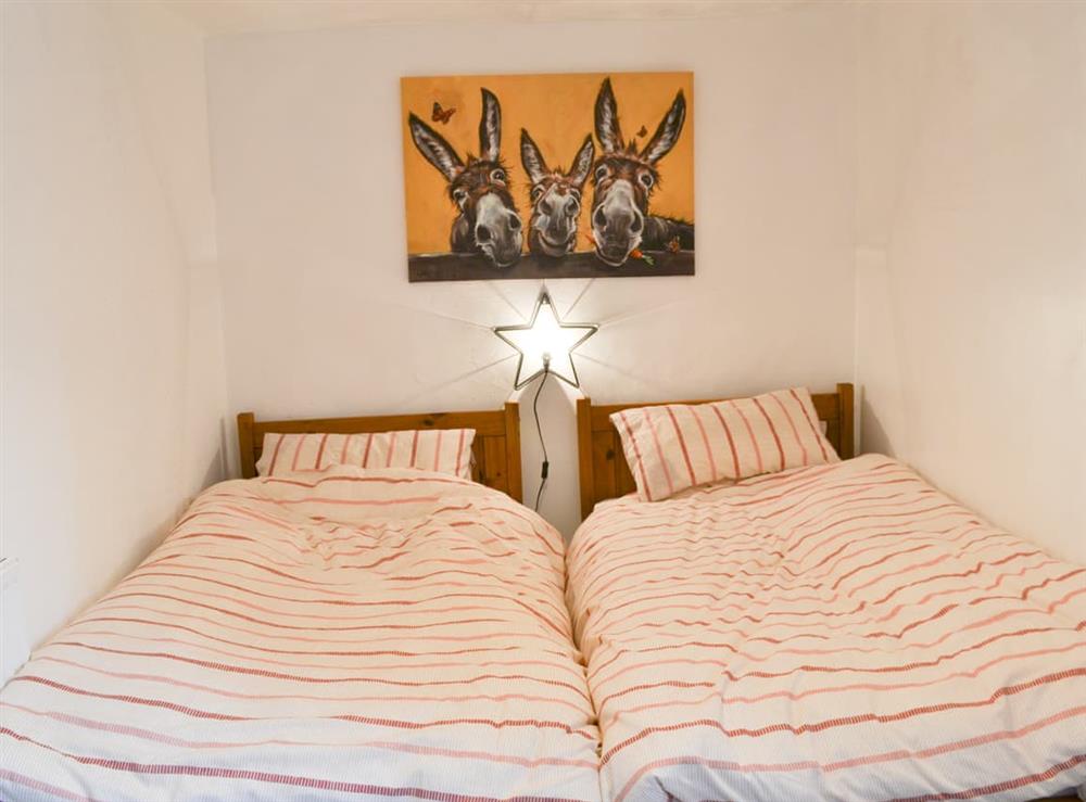 Twin bedroom at The Little Old Shop in Spilsby, Lincolnshire