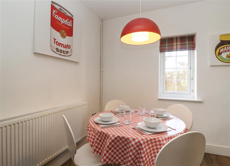 Dining room at The Little White Cottage, Milton-Under-Wychwood