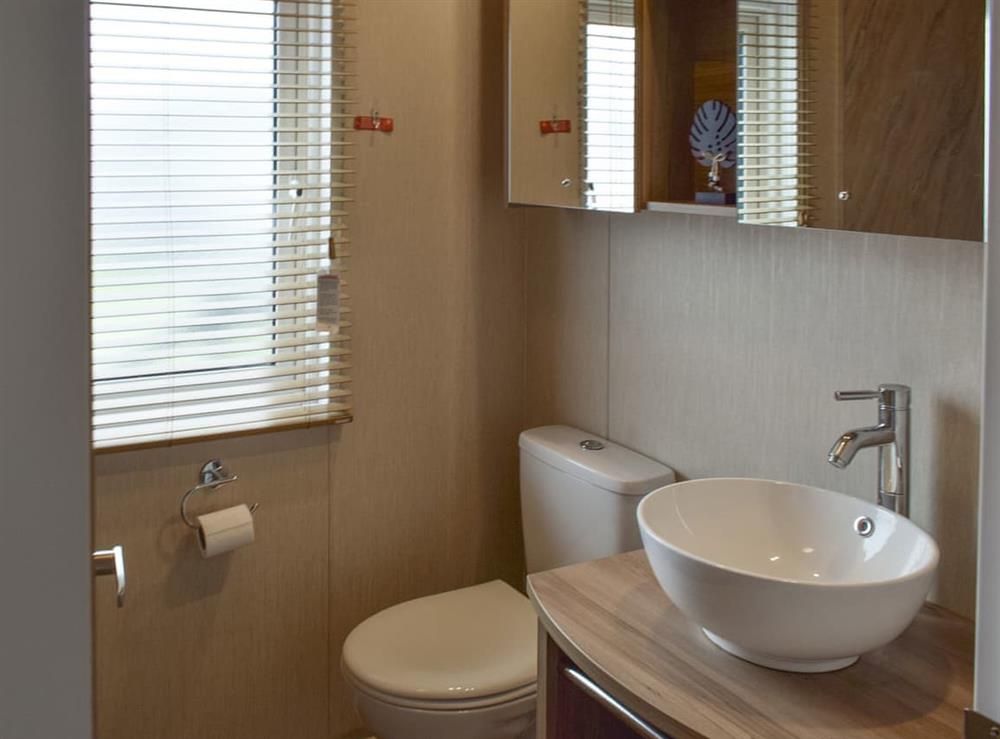 En-suite at The Lodge in Cameron, near St Andrews, Fife