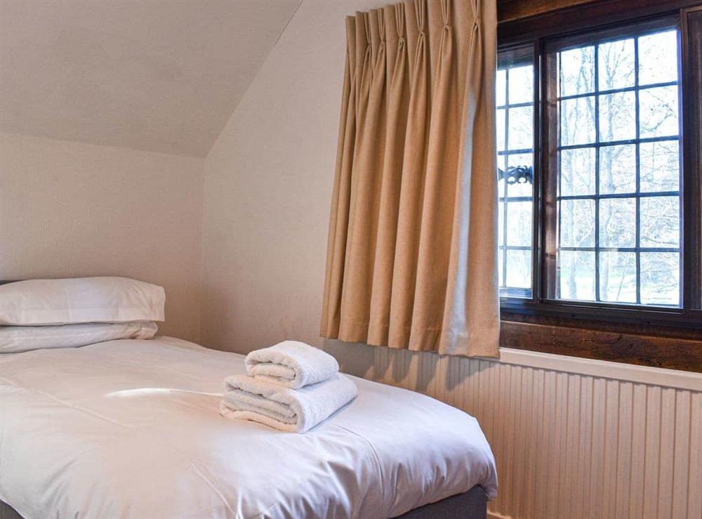 Single bedroom (photo 2) at The Lodge in Madingley, Cambridgeshire
