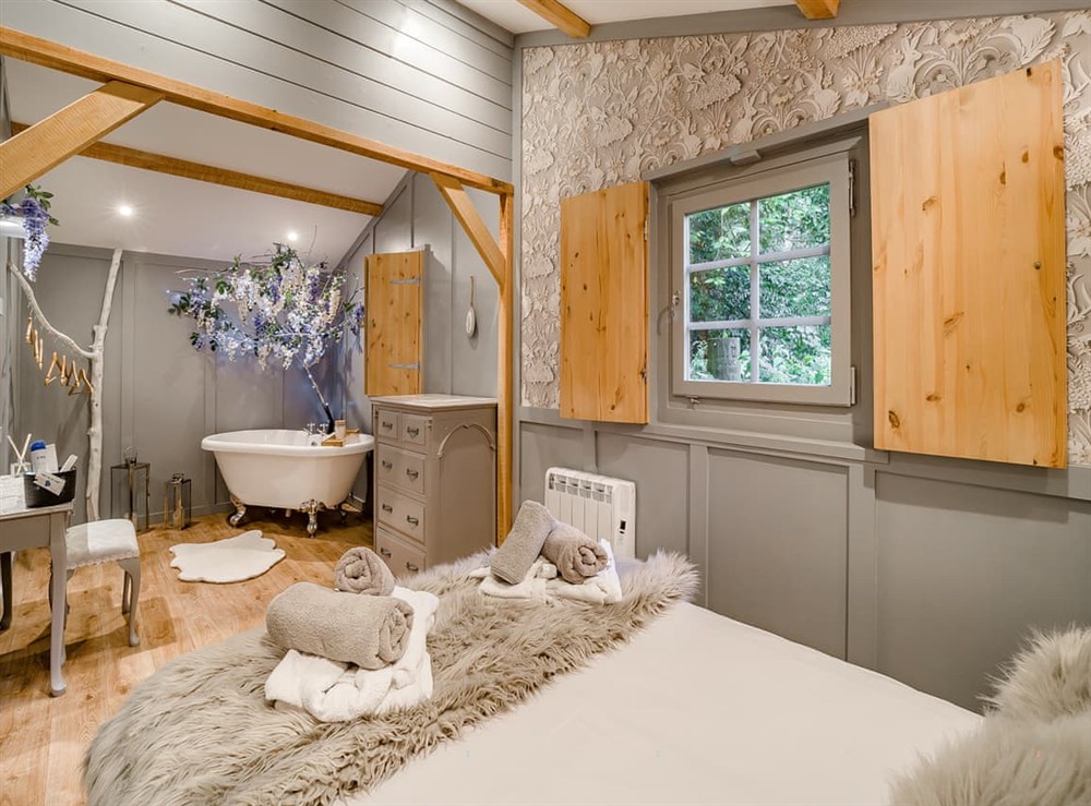 Double bedroom (photo 3) at The Lodge in Ringwood, New Forest, Hampshire