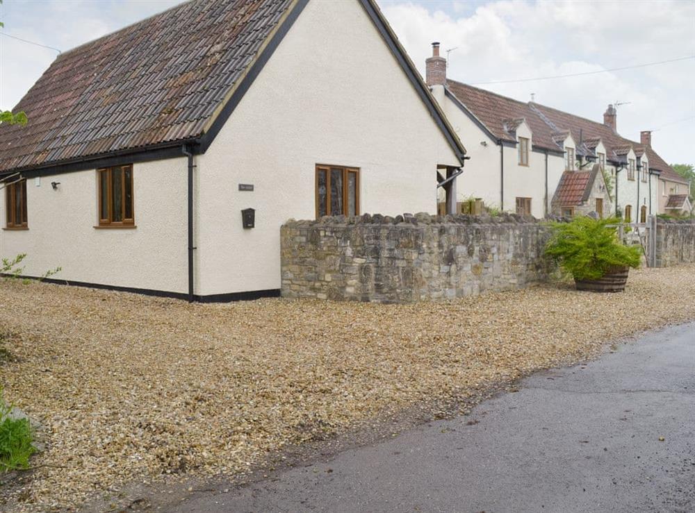Attractive holiday home at The Lodge in Wedmore, near Cheddar, Somerset
