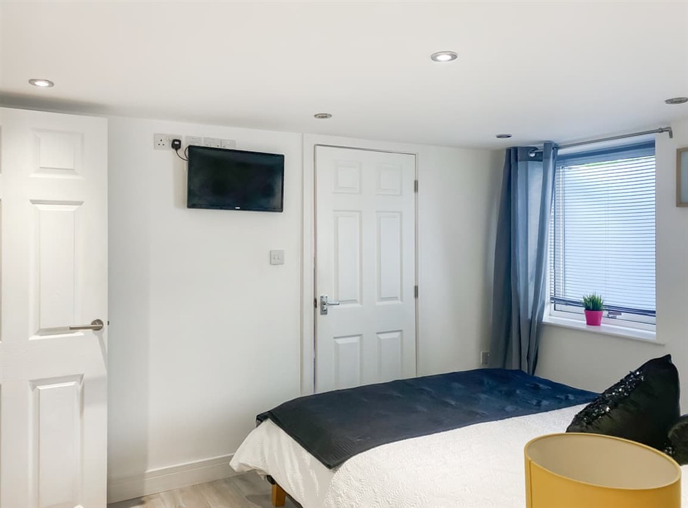 Double bedroom (photo 2) at The Loft in Falmouth, Cornwall