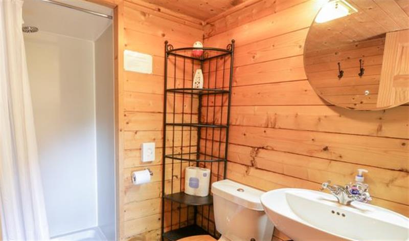 The bathroom at The Log Cabin, Oban