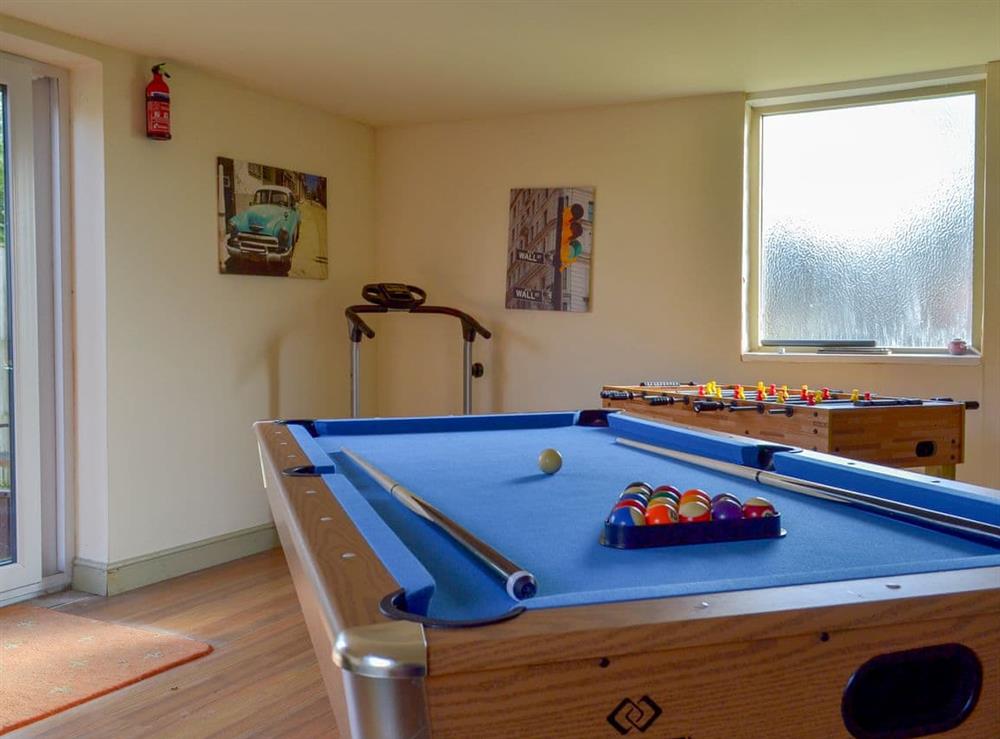 Games room with pool table and Nintendo Wii at The Long Barn in Stoke-On-Trent, Staffordshire